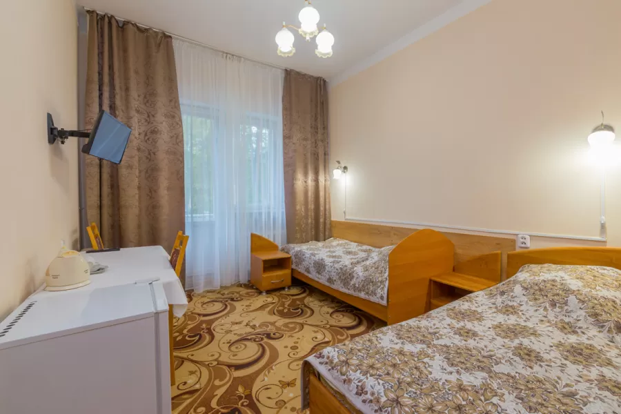 Двухместный номер стандарт в корпусе Горный в санатории Нарзан в городе Кисловодске - фотография