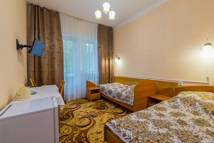 Двухместный номер стандарт в корпусе Курортный в санатории Нарзан в городе Кисловодске - фотография