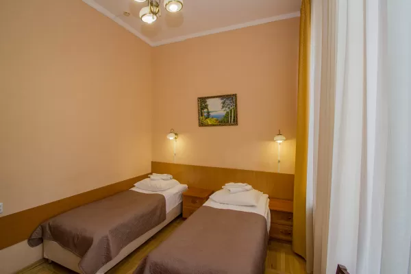 Двухместный номер стандарт в корпусе Центральный в санатории Нарзан в городе Кисловодске - фотография