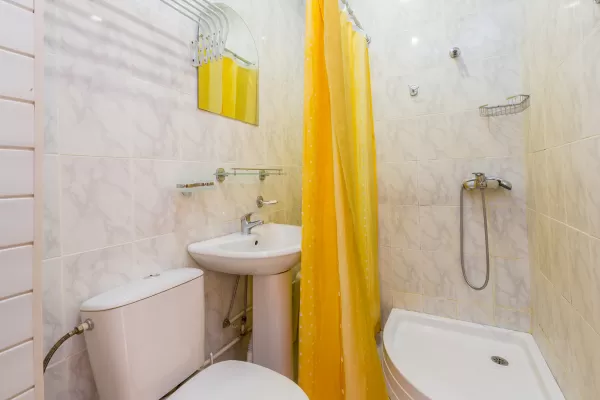 Двухместный номер стандарт в корпусе Центральный в санатории Нарзан в городе Кисловодске - фотография