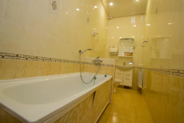 Люкс двухкомнатный в корпусе Центральный в санатории Нарзан в городе Кисловодске - фотография