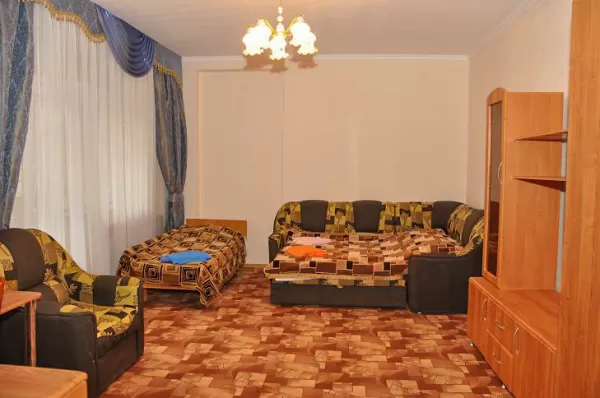 Люкс трехкомнатный в корпусе Горный в санатории Нарзан в городе Кисловодске - фотография