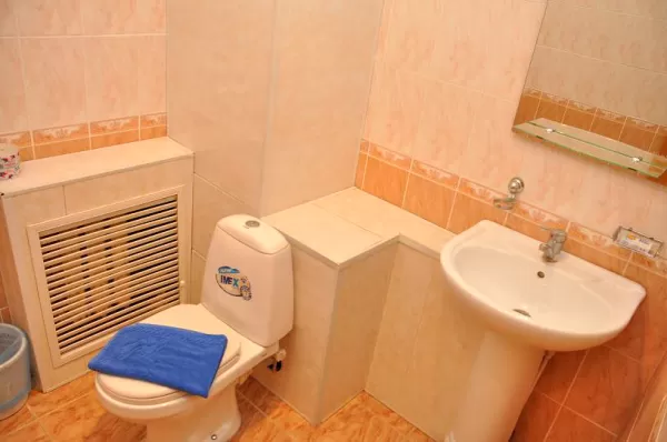 Люкс трехкомнатный в корпусе Горный в санатории Нарзан в городе Кисловодске - фотография