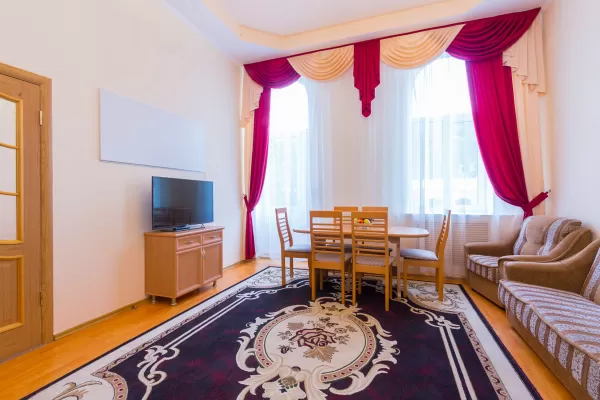 Люкс двухкомнатный в корпусе Курортный в санатории Нарзан в городе Кисловодске - фотография