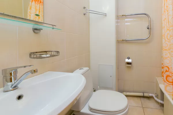 Улучшенный одноместный номер в корпусе Горный в санатории Нарзан в городе Кисловодске - фотография