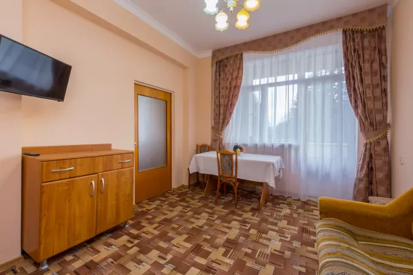 Студия в корпусе Горный в санатории Нарзан в городе Кисловодске - фотография