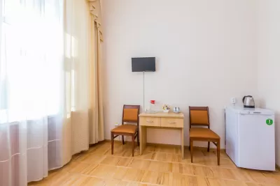 Двухместный номер стандарт в корпусе Центральный в санатории Нарзан в городе Кисловодске - фотография