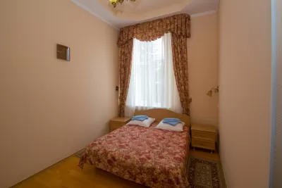 Люкс двухкомнатный в корпусе Центральный в санатории Нарзан в городе Кисловодске - фотография