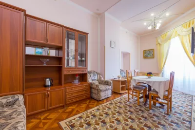 Люкс двухкомнатный в корпусе Центральный в санатории Нарзан в городе Кисловодске - фотография