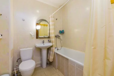 Люкс двухкомнатный в корпусе Центральный в санатории Нарзан в городе Кисловодске - фотография