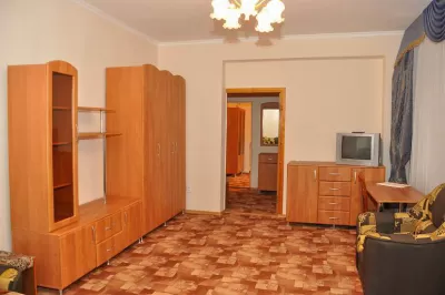 Люкс трехкомнатный в корпусе Горный в санатории Нарзан в городе Кисловодске - фотография