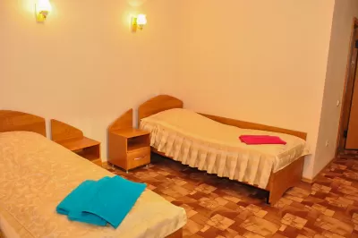 Люкс трехкомнатный в корпусе Горный в санатории Нарзан в городе Кисловодске - фотография