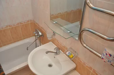 Люкс трехкомнатный в корпусе Горный в санатории Нарзан в городе Кисловодске - фотография