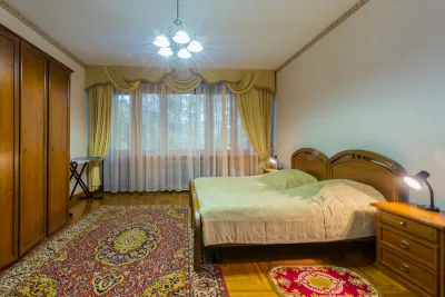 Люкс в корпусе Дача Космонавтов в санатории Нарзан в городе Кисловодске - фотография