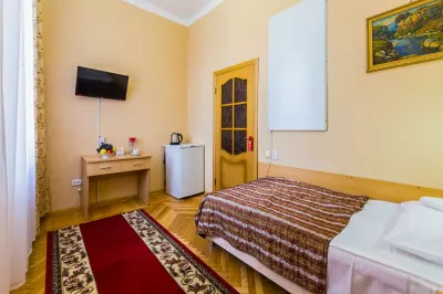 Одноместный номер стандарт в корпусе Горный в санатории Нарзан в городе Кисловодске - фотография