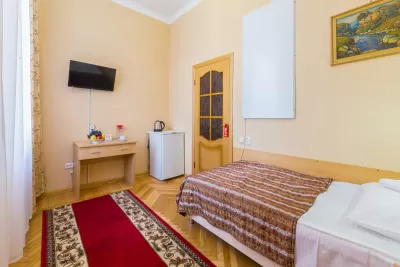 Одноместный номер стандарт в корпусе Курортный в санатории Нарзан в городе Кисловодске - фотография